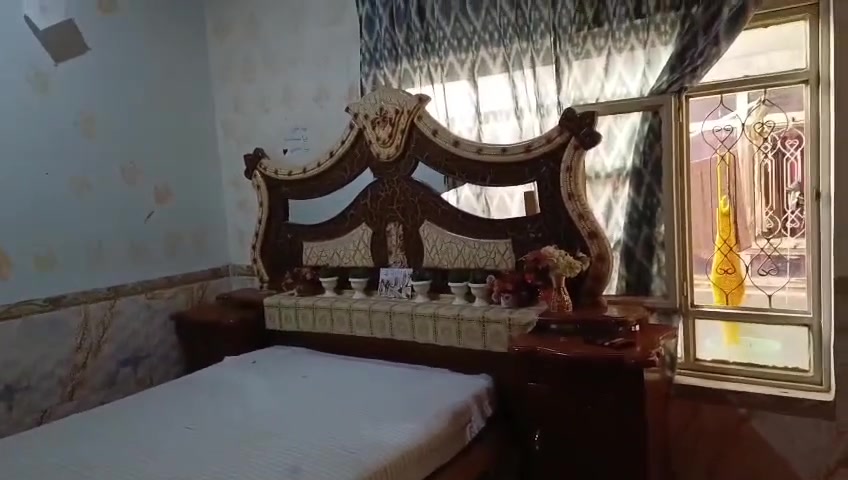 السلام عليكم غرفه اخشاب سعرها 350  ***********
