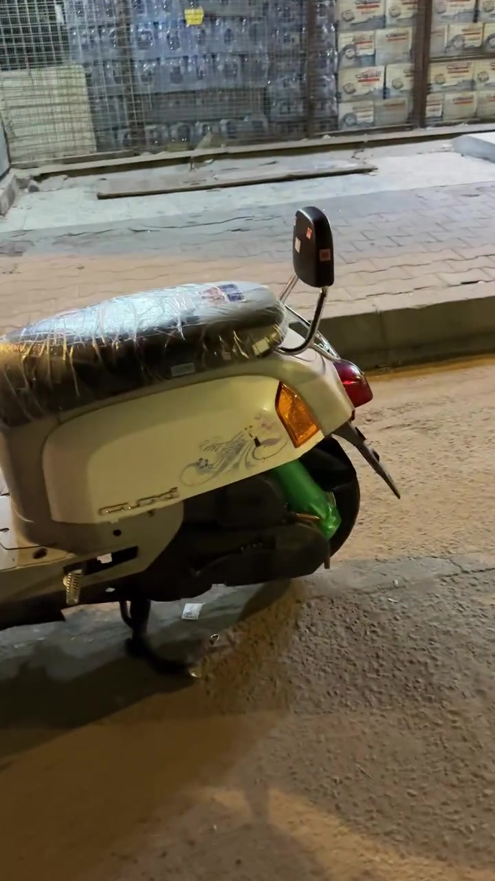 السلام عليكم دراجه بوليس لبيع السعر مليون١٠٠ بيه مجال عنواني بصره جنينه تواصل على وتساب ***********.
