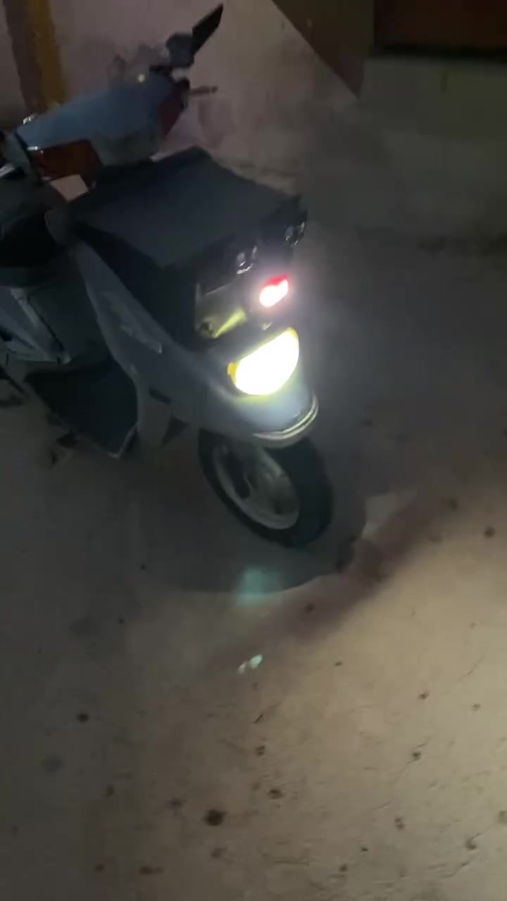 مأطور بزون ياماها
ماطور كلو شرط
محرك معمر جديد  
ويرميني كلو شرط 
ليتات زينون بومه شرط اليه يعمي 
هورن بوش قوي يصطر صطر 
أمريات شبح ماطور ربع ماتصرف عليه 
فقط يردله كبريته أشويه تعبانه 
مطور شرط التحريكه نار 
أشير دبل امامي او خلفي 
سعر 270 بيه مجال
