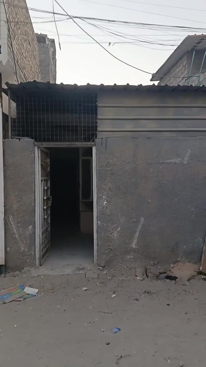 سلام عليكم بيت سبع قصور عل مشروع قرب صيطرة مساحة 50متر طابو زراعي سند 25 بيت فارغ كبل نكل غراضك وكعد بي سعرة 24وبي مجال ***********
