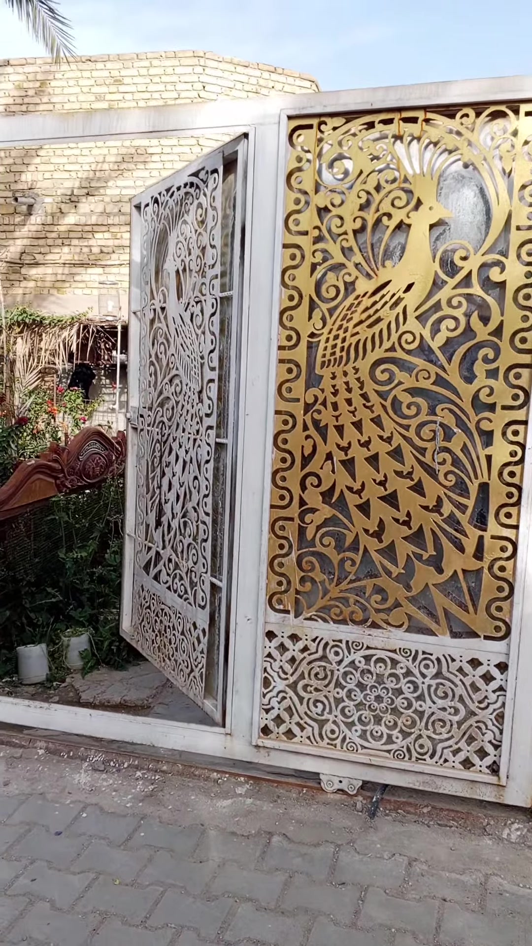 إعلان 📢 
للبيع بيت زراعي سند 25 اقرار محكمة 
مساحة 250 متر كافة الخدمات موجودة 
العنوان/ حي التأميم (الغسل) خلف مدرسة كفر قاسم الشارع الثالث 
التفاصيل: عگاده غرفتين براني صالة مطبخ صحيات حديقة 
السعر 💵 65 وقابل للتفاوض 
للاستفسار ☎️ *********** واتساب 📞 
مكتب التيسير للعقارات ام العصافير مقابل جامع الزهراء ع
