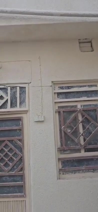 دار مساحه ٥٠م طابق واحد بناء طابوك صب مسلح العنوان طريق البوبيات عمود ٨٠ خلف حي المرتضى سعر ب٤٢ مع المجال سند ٢٥ إقرار محكمة 
سيد فاضل مكتب العشار 

***********  ***********
