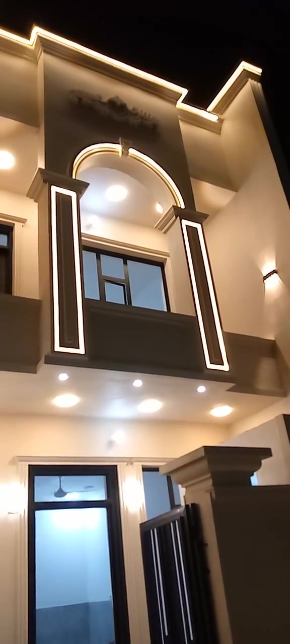 السلام عليكم دار للبيع 100م5*20 جاهز بناء 2026 طابقين ستفسار ***********

