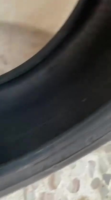 السلام عليكم تخم تاير للبيع حجم 245/45/20
***********
