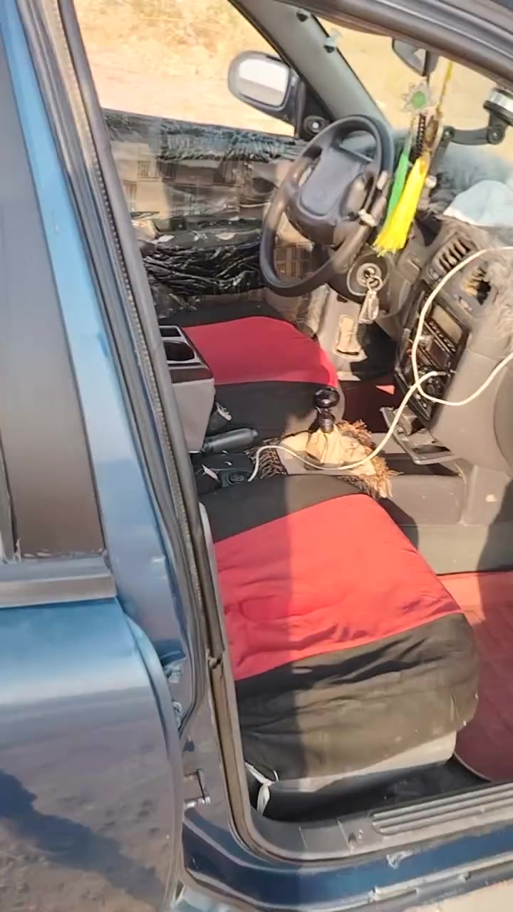 ***********
