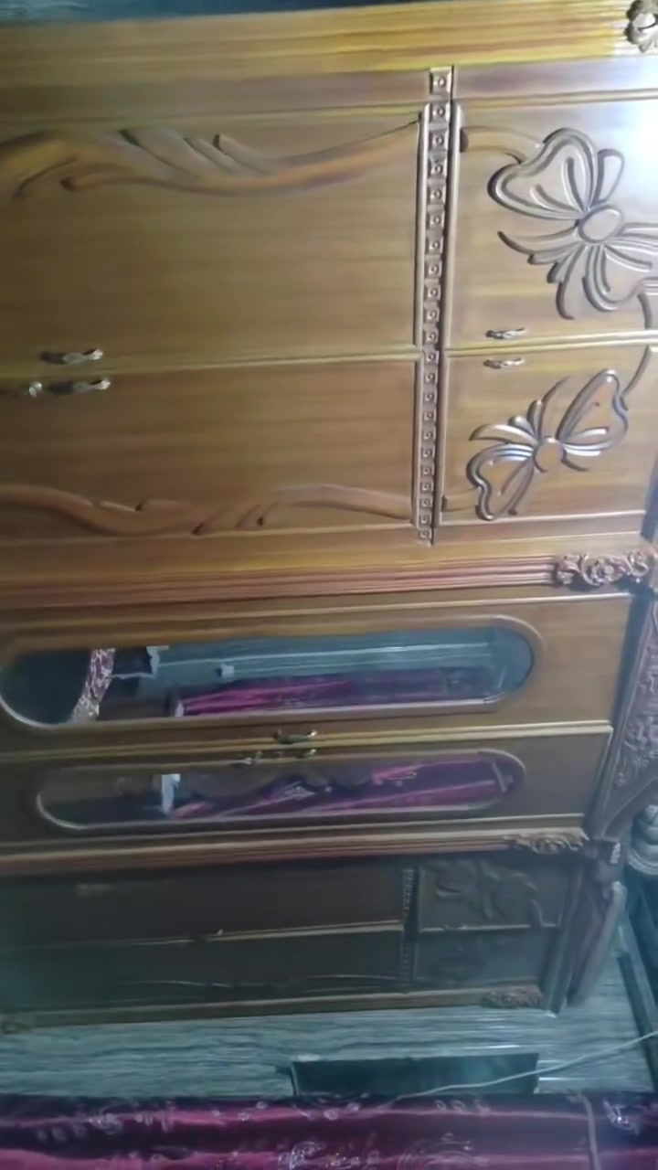 السلام عليكم غرفه كامله لبيع داخل وخارج صاج مع الملحقات السعر 800 الف. ***********
