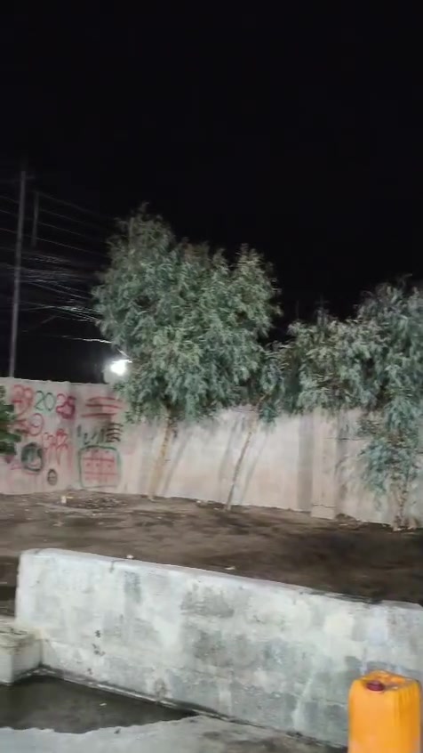 موقع للبيع عدد المكاىن ٤ اثين عدلالت وثنين في الحمل ١٣٠٠ وقابل للزياده للستفسار ***********)*********** بيع مناصفه)(يعني ابيع نص موقع)
