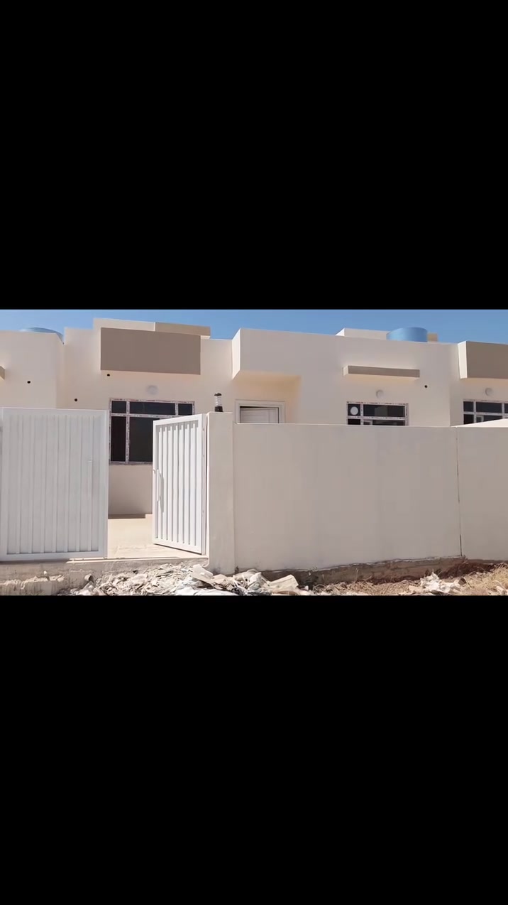 السلام عليكم
يوجد دارين في عين العراق السكني للبيع طابق واحد جاهزان للسكن موقع الدارين متميز وقريب على الباب الرئسي لعين العراق وقريب على الشارع  تابع لشركة بختيار صمد ومتكون من غرفتين نوم وهول واستقبال ومطبخ وحديقة وكراج مساحة كل دار ٢٠٠ متر كما موضح في الفيديو .... سعر كل دار 43 مليون وبه مجال
رقم الموبايل ***********
