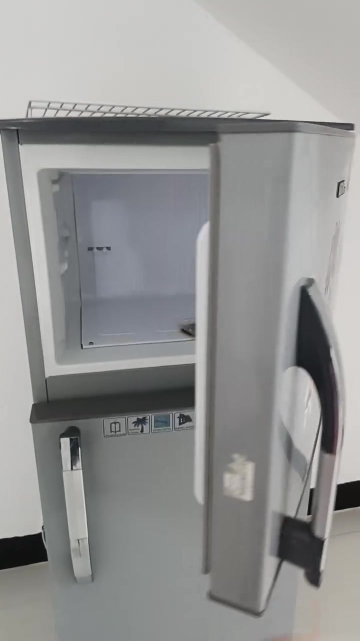 غراض بيت مستخدم شي قليل
***********
