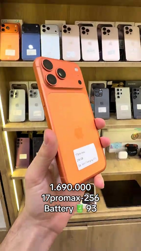 🍊 iPhone 17 Pro Max 📱 ذاكرة 256GB 🧡 لون البرتقالي 🔋 البطارية 93% جهاز أنيق، قوي، ونظيف وجاهز للاستخدام 🔥 إذا البرتقالي عاجبك… هذا الجهاز إلك 😎 📩 للاستفسار والحجز راسلنا على الخاص 📍 فرع الربيعي: *********** 📍 فرع المنصور: *********** #iPhone17ProMax #iPhone17 #Apple #ايفون17 #ايفون

نص مكتوب في الصور:
- 1.690.000 17promax-256 Battery 93