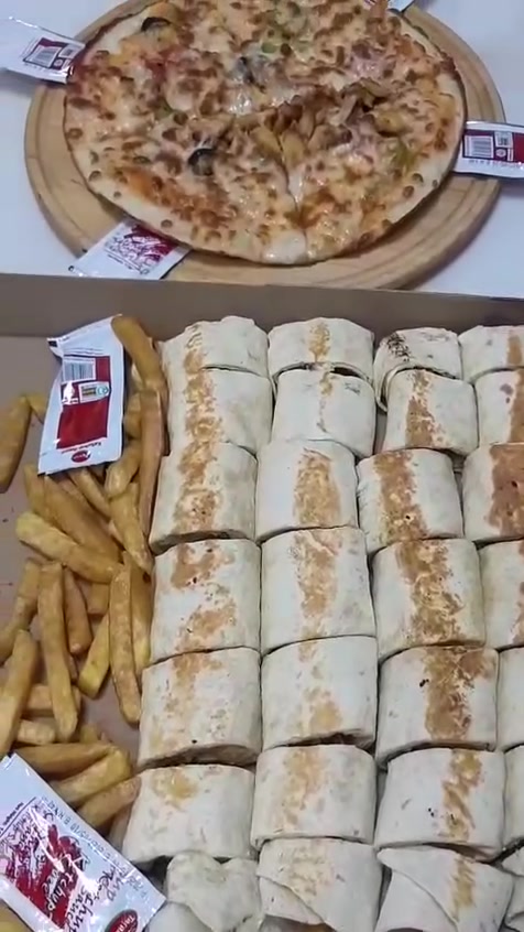 عرض 1🍽️✨ أطيب الوجبات صارت بين إيديك!
إذا كنت من عشّاق الأكل الطيب والنكهات المميزة 😍
جهّز حالك… لأنو القادم ألذ بكتير!

📸 تابعونا وشوفوا صور وجباتنا الشهية
🔥 أطباق بتشهي… وطعم ما بينتسى ... واسعار مناسبة

مطعم كوزجي 
📌 العنوان: بغداد - المحمودية  - حي ١٧ مقابل صيدلية ابو امير 
⭕  يتوفر توصيل  #للطلبات : ***********
***********
***********

#تفاعلوا #بغداد #المحمودية  #حي ١٧  #كريسبي #شاورما# تجهيز مناسبات بقل سعار
