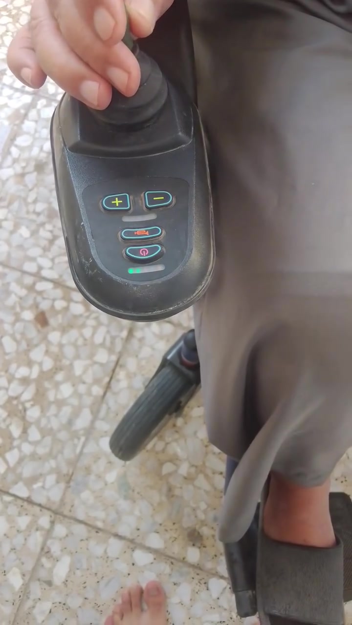 بغداد الشعب
السعر 400 الف وبيه مجال قليل 
للتواصل فقط رقم ***********
