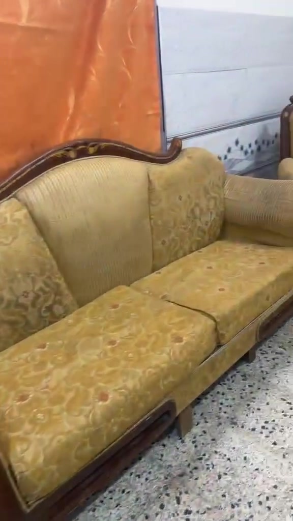 سعر ٨٩ الف
مكان حي الوحده 
***********

