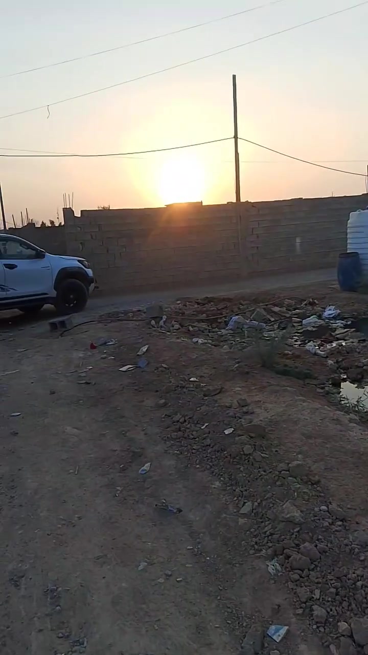 قطعه للبيع المساحه 216 ركن على شارعين خدمات كهرباء ومي العنوان قرب سيطره الاتحاديه هذا وهذا رقم الاستفسار اكثر ***********
