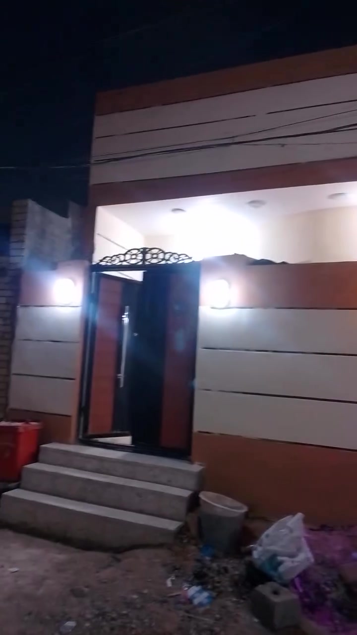 سلام عليكم بيت البيع 100 متر الحميديه شارع طاقة قرب مدارس المزايه سعر 48وبي مجال ***********
