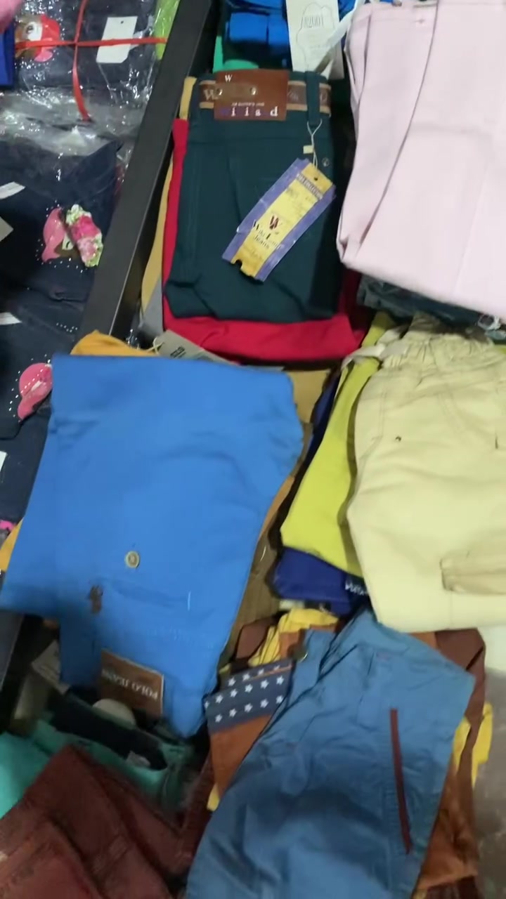 تصفيه مجمع بناطير اطفال بناتي ولادي عدد 150 قطعه صناعه تركيه قماش درجه أولى من عمر سنه إلى 10 سنوات سعر خاص رقم الهاتف *********** مكان كركوك متوفر توصيل جميع محافظات
