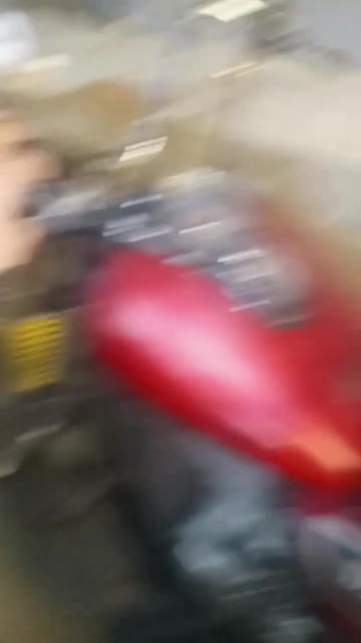 اعيد انشر بسبب الوعود الكاذبه ستوته دايوان موديل20كامله مكمله عوزه بس صبغ وجاملغ امامي كله كامله مكمله من كهربائيات ومن شاصي سعر1100عنواني بغداد اشعب حي سومر شارع المدارس ***********واتساب
***********اتصال
