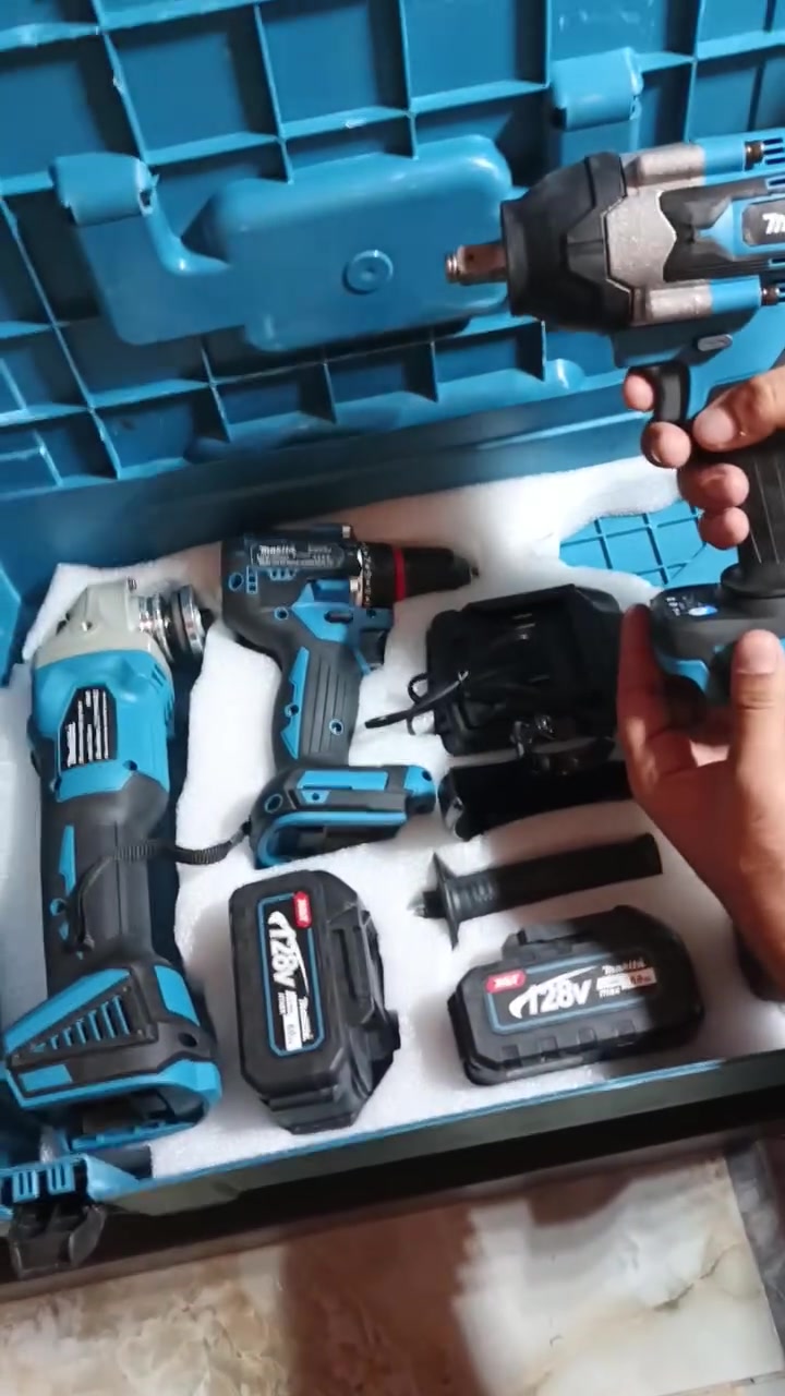 🔧 وصل حديثاً إلى شركة برج العراق Bi 🔧
🔥 طقم عدة متكامل للاستخدامات المختلفة، يحتوي على: • دريل
• دريل  تفكيك وشد 1000نيوتن 
• كوسرة شحن 
• دريل تثقيب 
• 3 بطاريات 128V
• مقبض جانبي وملحقات الطقم
📦 كل هذا داخل جنطة عدة مرتبة وسهلة الحمل.
📲 للطلب المفرد عبر واتساب: ***********
📩 للطلبات بالجملة والكميات، مراسلة الصفحة.
