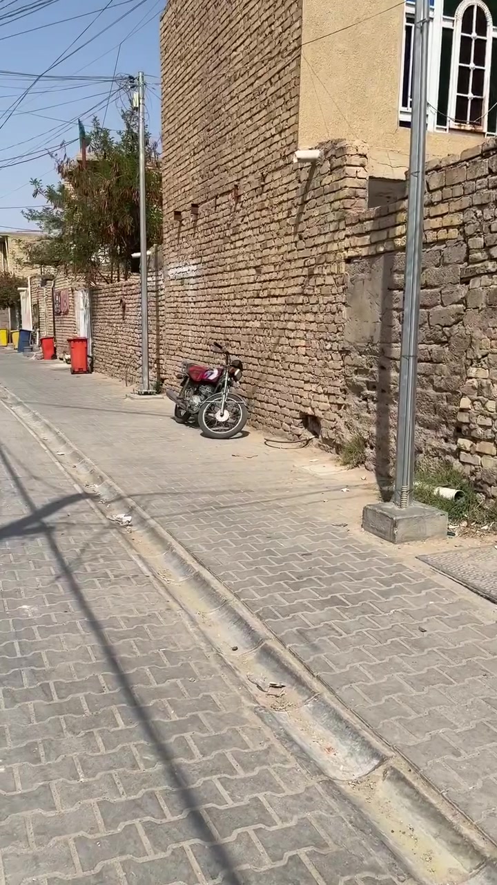 قطعه ارض 200 متر في منطقه حي الجهاد نهايه شارع السوق (المسقف) المنطقه خدمات كامله 
الوجه 10 
النزال 20 
للاستفسار الاتصال على الارقام التاليه ..
***********
***********
