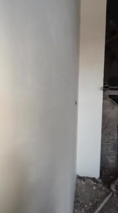 السلام عليكم اخواني اهل البيوت اني خلفه بياض هاذا ارقمي +964 776 223 7561 للاتصال متر 7 فما فوق
