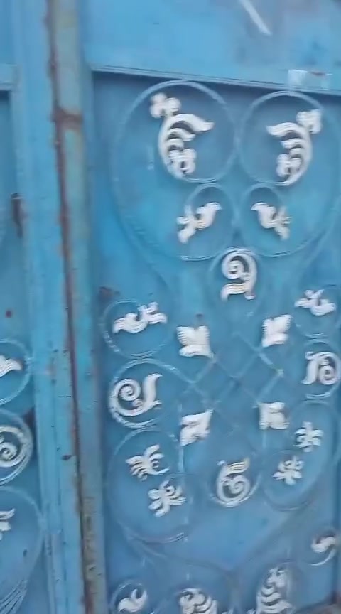 بيت البيع تجاوز مقابيل مطعم جواد قريب على الشارع العام بيت عوزه ترتيب سعره 8 مليون وبي مجال رقم *********** ماي سيح وكهرباء ومولد
