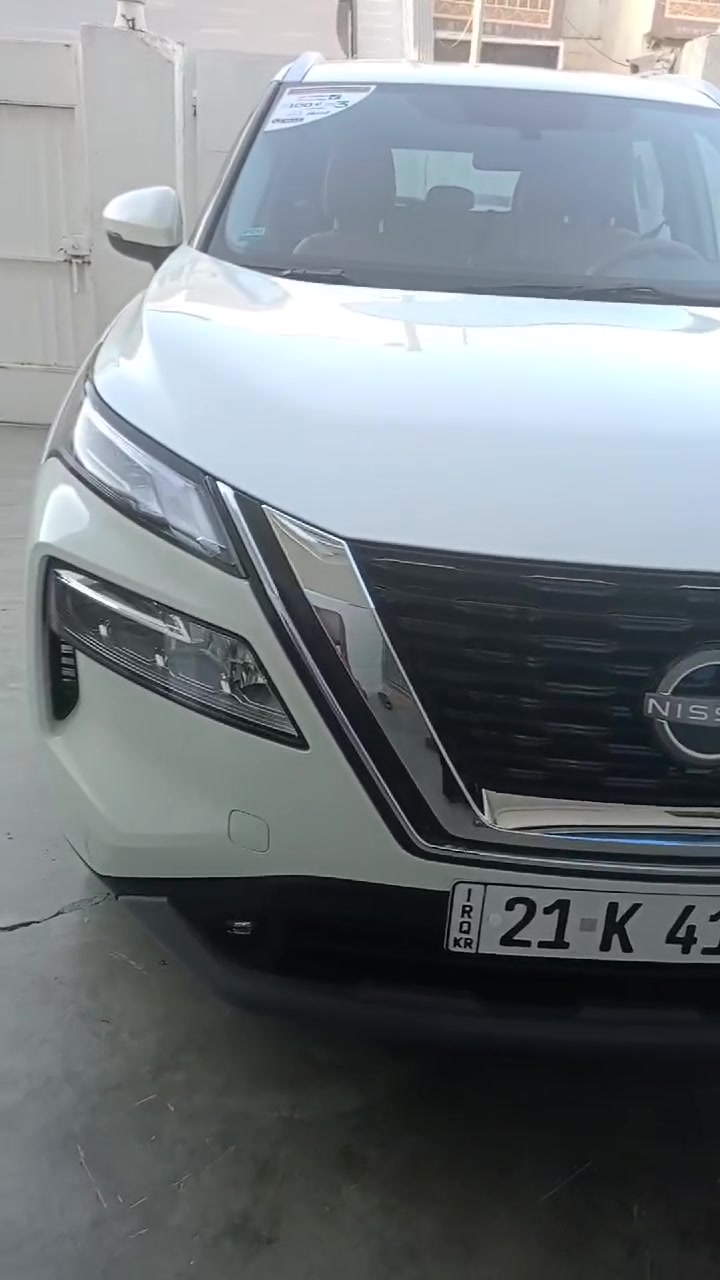 ئەم سەیارە بۆ فرۆشتن 3هەزار کیلۆ مەتر ڕۆیشتووە  بێ عەیبە شۆختی پێوەنیە سەنەوی هەمووشتێکی هەیە ناونیشان کلار ***********
