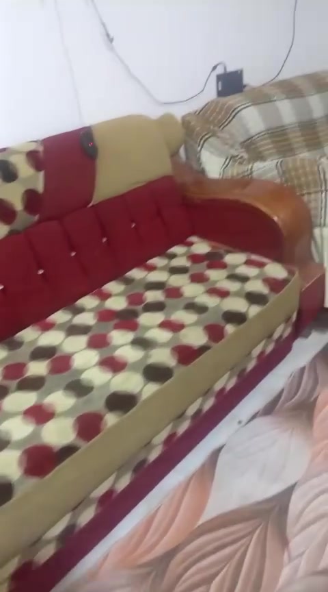 عندي تخم للبيع سعره 150وبيه مجال عنواني ناصريه قرب سوق سومر تواصل ع رقم ***********

