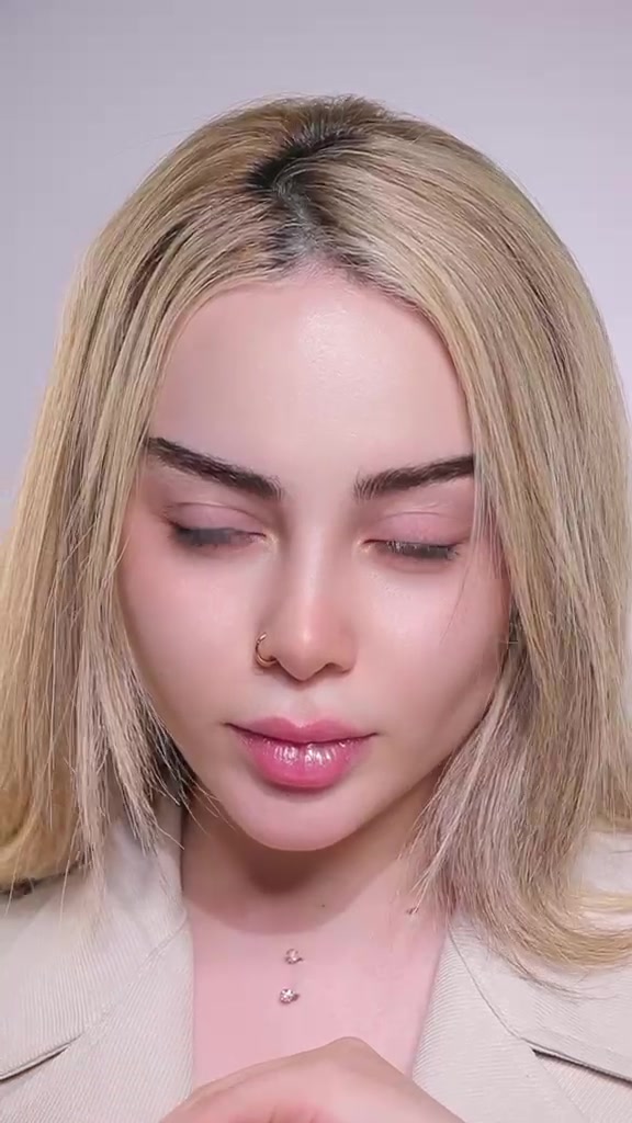 عدسات لاصقة طبيه وتجميليه ماركه عالميه سنويه الس