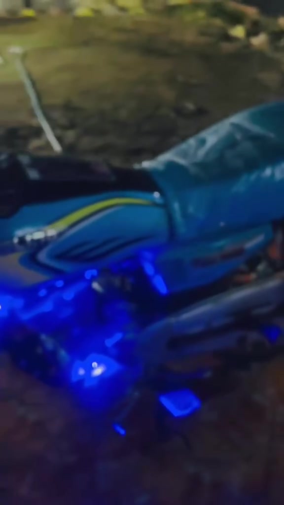 للبيع او مراوس سيفان 25 محرك 200cc دراجه متعوب عليه مكان ديالى الخالص او مراوس هم عادي شعندك نزل *********** للأستفسار خابرني عل رقم او راسلني واتساب  السعر 750 وبيه مجال للشراي المو شراي لايكسر بالسعر
