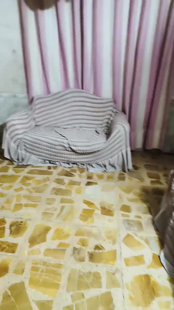 ليريدهن يرسلني خاص ويدلل مكان نجف كوفه حي ميسان سعره 150 وليهن مجال اني مخذهن اب 450 يشهد لعباس محتاج وريد ابيحن
