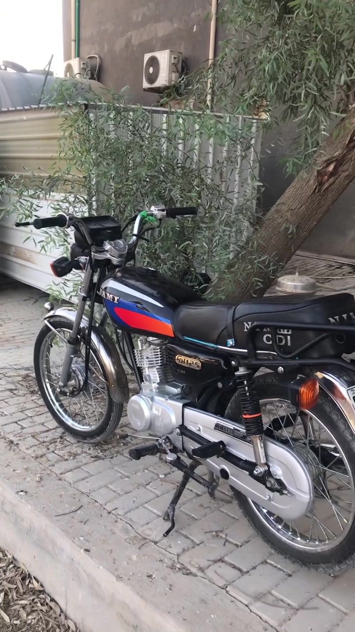 وين الجنايه دراجه نامه متياز الدراجه شاصيه ٢٧اوراق بي مني غير او الورقه البيهه رقم الشاصي دراجه سبعه معدل لا تنقيص ولا تبخير تجي تفحص اذا بيه اي عيب لا تاخذه الدراجه رايده ٦٥٠ مكاني بغداد بسمايه فدوه رحتلك اذا ما اتشتري لا تراسني او هاذه رقمي ***********
