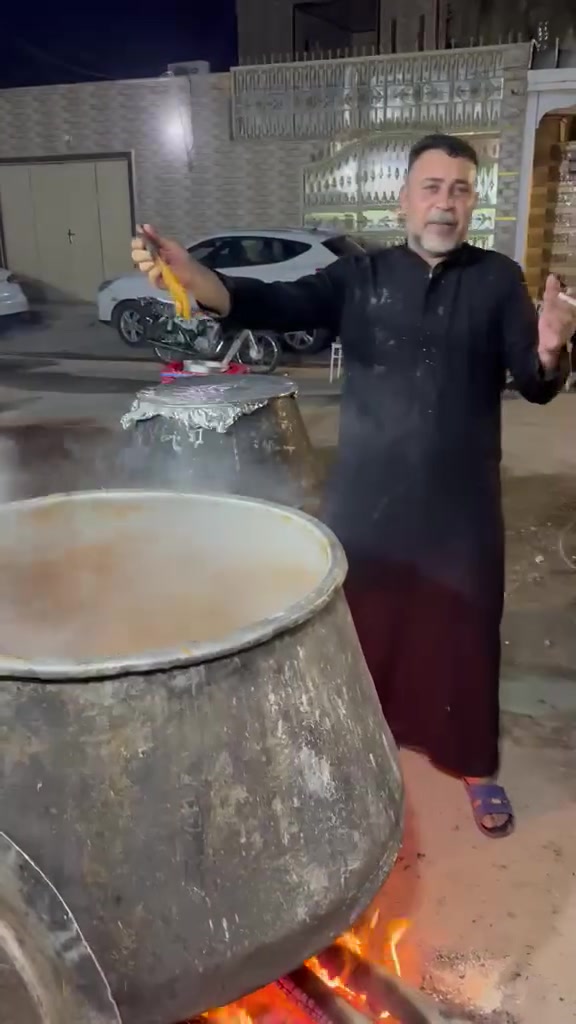 طباخ درجه اوله نعمل جميع المناسبات وبسعار تنافسيه 
للتواصل +964 780 095 1706
حسب الكميه ذامو درجه اله نتحمل كافت المسوليه

