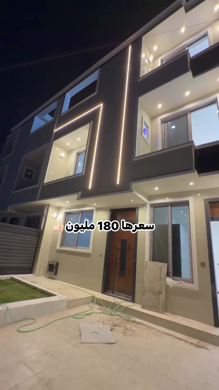 مشتمل للبيع 🏠 المساحة 50 متر، الواجهة 8:30. مقابيل تشجير 🌳 رصيف 5 متر. بيت كلش حلو وشغل درجة أولى ✨ حي الجهاد، الديوان. المخابرات: حي الجهاد *********** 📞
