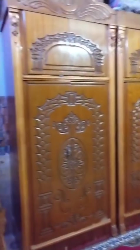 يا الله 
غرفة اخشاب تسكام للبيع 
أم سته طابقين
 ***********
