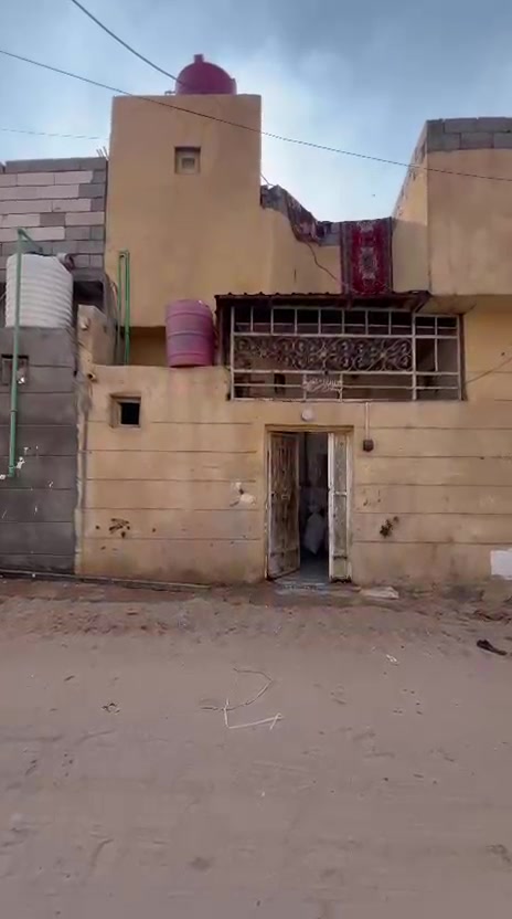 دار للبيع • ١٠٠م • كردلان شارع بيت زعير