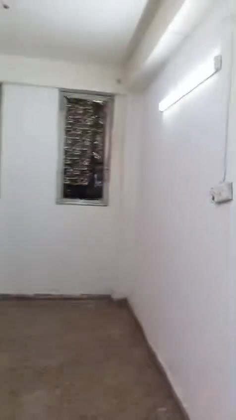 شقه سكنيه عوائل فقط منطقه الغدير شارع الصالونات رقم الهاتف ***********
