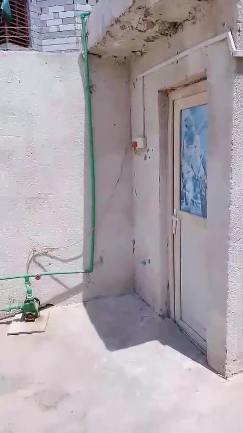 دار البيع زراعي
 بحي الأندلس  البصره  الزبير 
مساحه 125متر 
يحتوي على غرفتين وصاله ومطبخ وصحيات وكراج 
سقف سندويج 
نضيف ومرتب
سعر 29مليون وبيه مجال 
ستفسار تصل 
***********@
