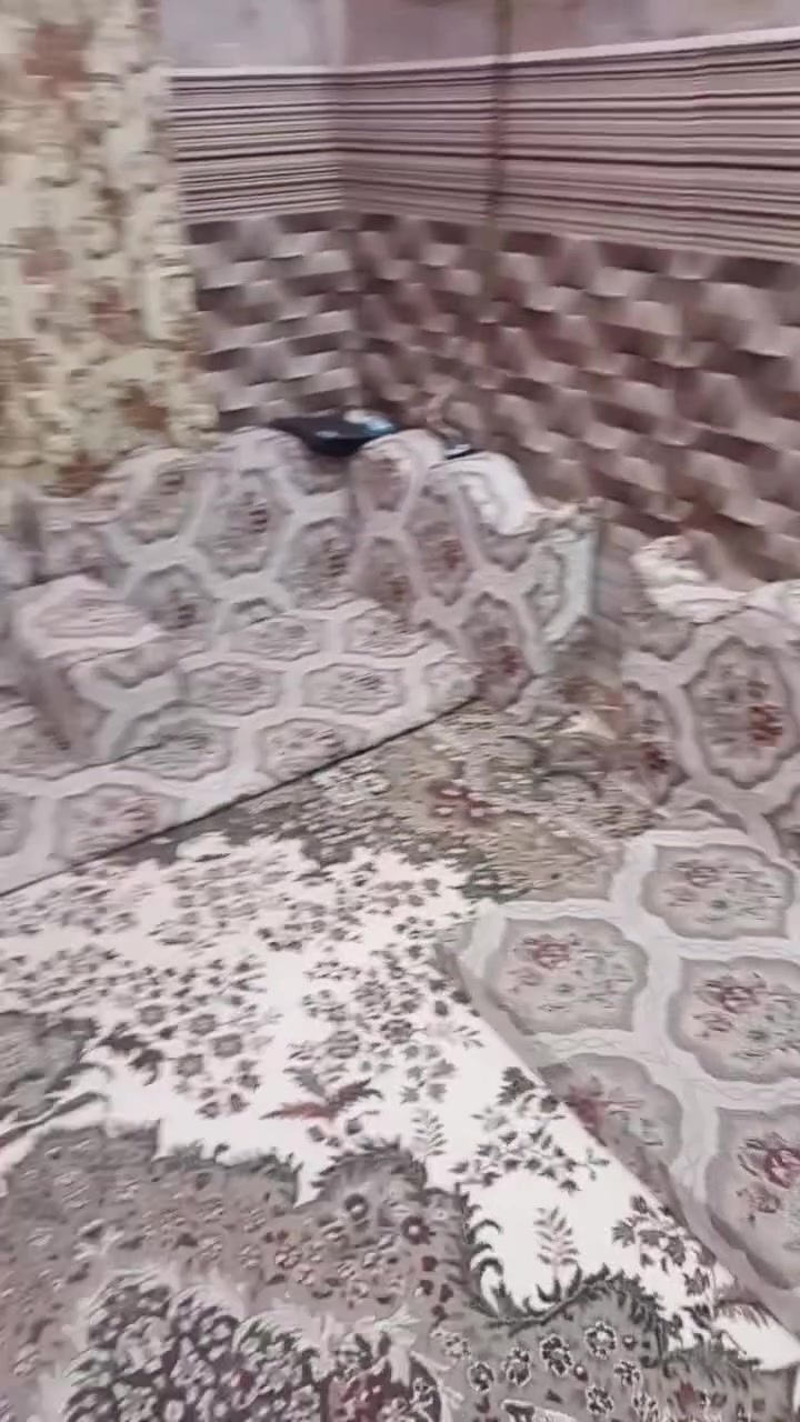 سلام عليكم جلسه للبيع نضيفه السعر خاص مكان بصره الرقم ***********
