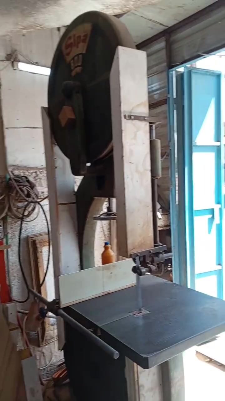 معمل نجارة كامل مع مولد 30kv
موقع بغداد 
للأستفسار ***********
***********
***********
