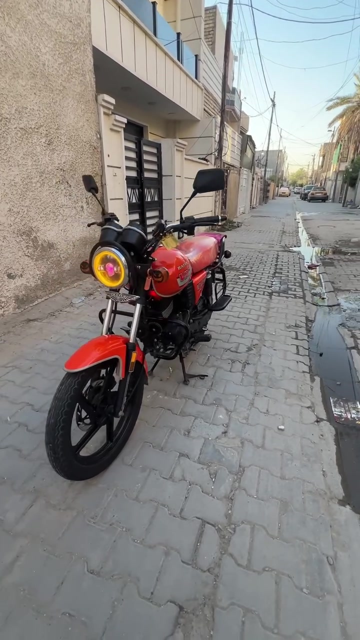 سلام عليكم دراجه ..رقم..كربلاء للبيع مديل 2023 لون لمميز محرك 200سسي دراجه مابيها اي نقص استخدام شخصي السعر 2250 وبيها مجال 
المكان بغداد الدوره 
الستفسار الرقم ***********
