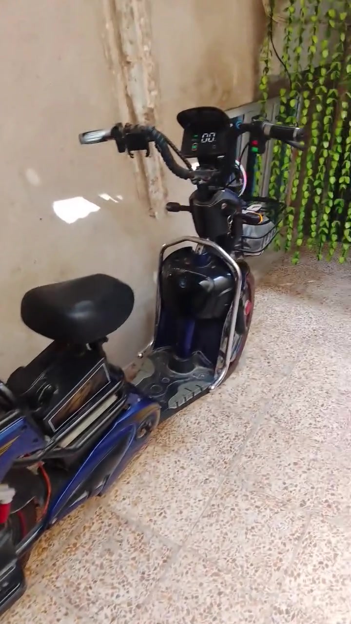 ماطور للبيع بس بطاريات ضعيفه وما سرعه ما تشتغل سعره 150 اتواصل على الرقم *********** واذا تريدراسلني على ماسنجر
