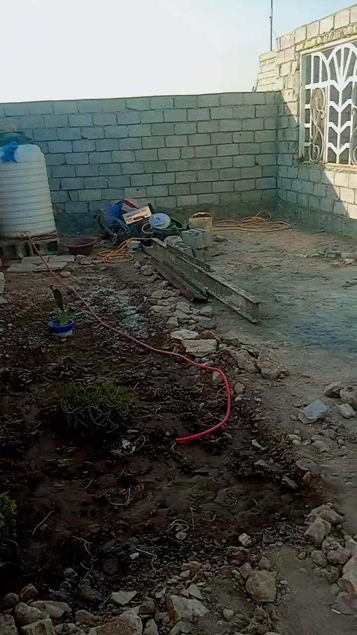 شارع السياحي شارع الزوار  قريب على فلكه الملح كوفه عباسيه  مسافه كيلي وين للبيع. هيكل. 100 متره سعره 7 مليون فقط سند 35 عثمانيه بناء جديد صاله شهرين🏠 هذا رقمي اتصال على الواتساب موجود ***********
