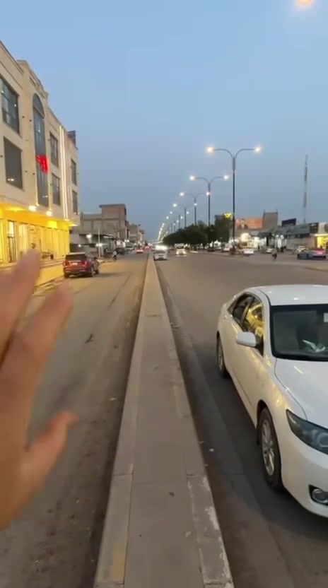 🏠 دار سكني معروض للبيع – الرمادي

📍 الموقع: الرمادي – شارع 40
الفرع المقابل لماركت الهدهد، خلف أثاث القند
📐 شارع 8م | متوفر كافة الخدمات

📏 المساحة: 158 م²
🏡 طابق واحد
🧱 البناء: حجر
📅 سنة البناء: 2023

يتكون من:
• ديوانية
• صالة
• مطبخ
• غرفة نوم
• صحيات داخلية وخارجية
• نقص واجهة فقط

📜 طابو زراعي – سند 25 باسم البايع

📞 للاستفسار: ***********
📍 أو زيارتنا في مكتب الدار المميز للوساطة العقارية – الرمادي، شارع 40

⭐ الدار المميز… اختيارك الصح
