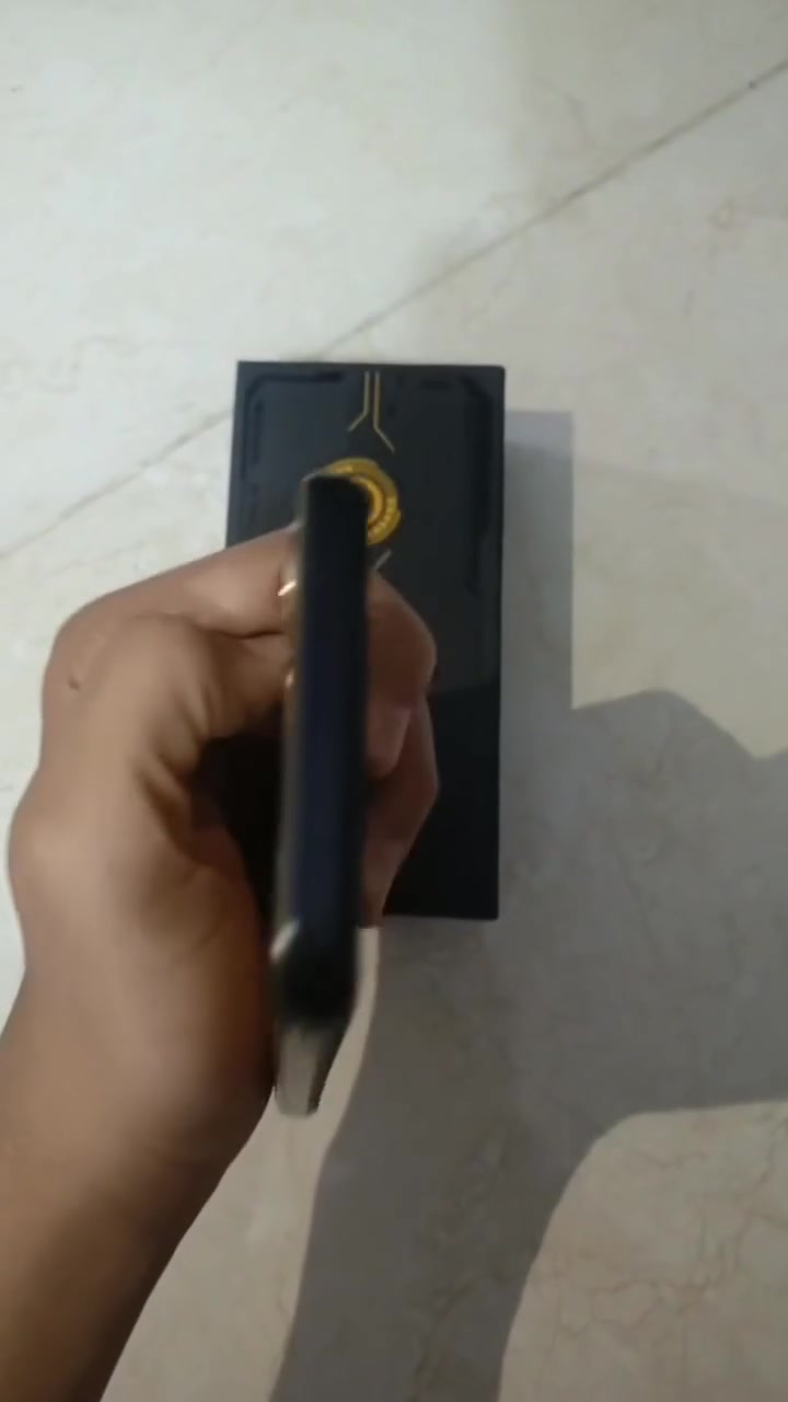 السلام عليكم
جهاز nybia Neo 5G للبيع

ذاكره 256 رام 8

يشغل 60 فريم في الألعاب

جهاز مبدل شاشه اصليه فقط

سعره ب125 

اذا تريده تفضل خاص او اتتصل على هاذة الرقم

***********
