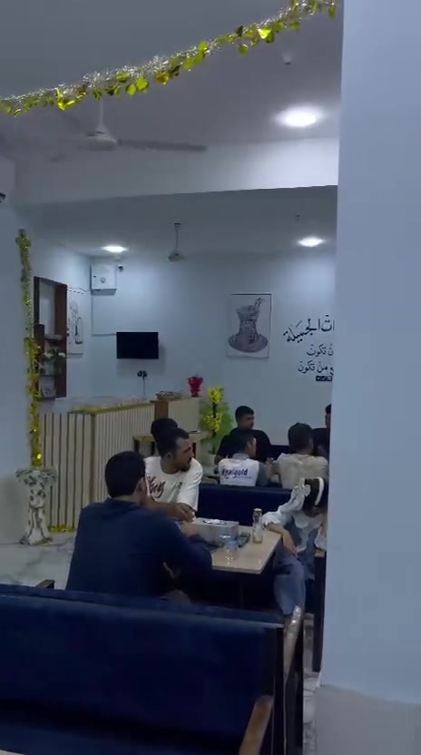🛑 گافية 20UR ⭕️ للبيع او الايجار او بيع محتويات كاملة 
⭕️الموقع مقابل كلية الطب ج سومر الصوب الثاني الجسر الجديد 
⭕️جاهز من كل شيء 
🛑 تواصل 
***********
