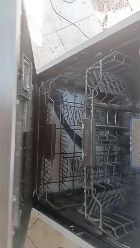 غسالة صحون ماركة ارادو الاصلي
ثلاث مرشات ثلاث سلات 
برنامج جداري بخار اقتصادية بالكهربا 
تجفيف تنظيف عميق
السعر 180
متوفر توصيل لكل العراق
للحجز والاستفسار هاتف واتساب
***********
