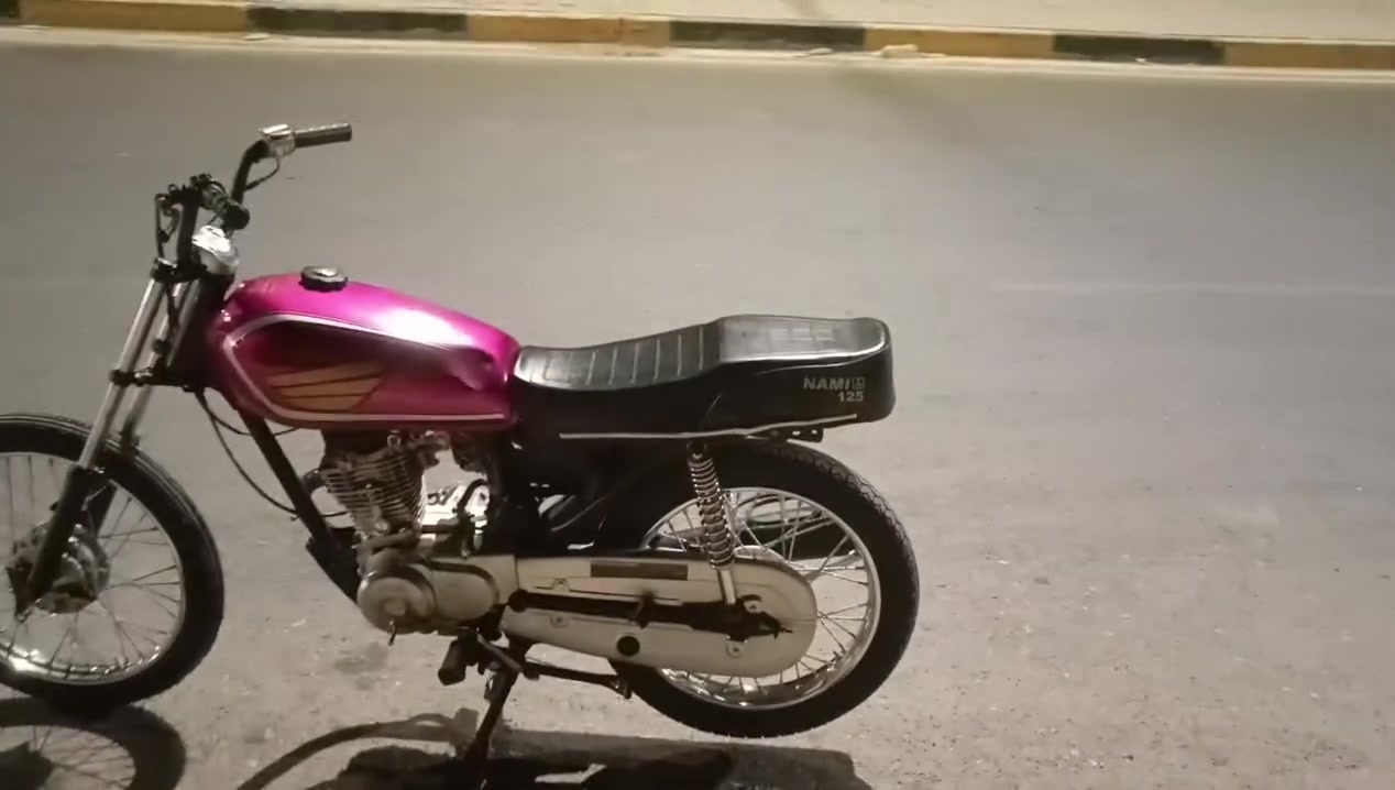 س السلام عليكم دراجه للبيع موديل 23 نام امتياز كلك كلك كلك دراجه حلوه ومرتبه دراجه ويله نامه اصلي 

زوج تاير شاده جديد  محركه يشك الكاع  بيه شعله وفصله وسرعه ومعدل. دراجه خير من الله 

شرط نضف من صوره  سعره 350 وبيه مجال لشراي مكاني 

صويره رجائن المو شراي لا يتعب نفسه. *********** مكاني صويره
