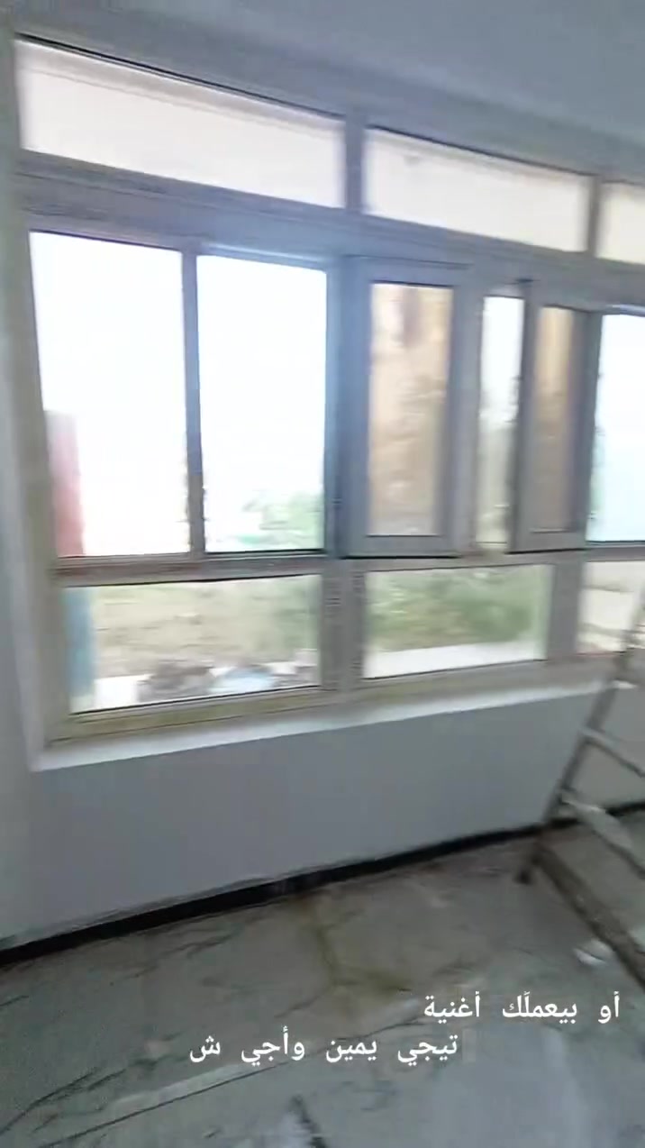 ***********
كادر الثقلين 
صبغ داخلي والخارجي تنضيف وصبغ الشبابيك والأبواب 
واجهيات منازل 
صبغ مدارس 
صبغ فنادق 
استلام مهندس 
ازاله رطوبه
صبغ محلات بانسب الاسعار 
نستقبل يوميه ومكطوعه
