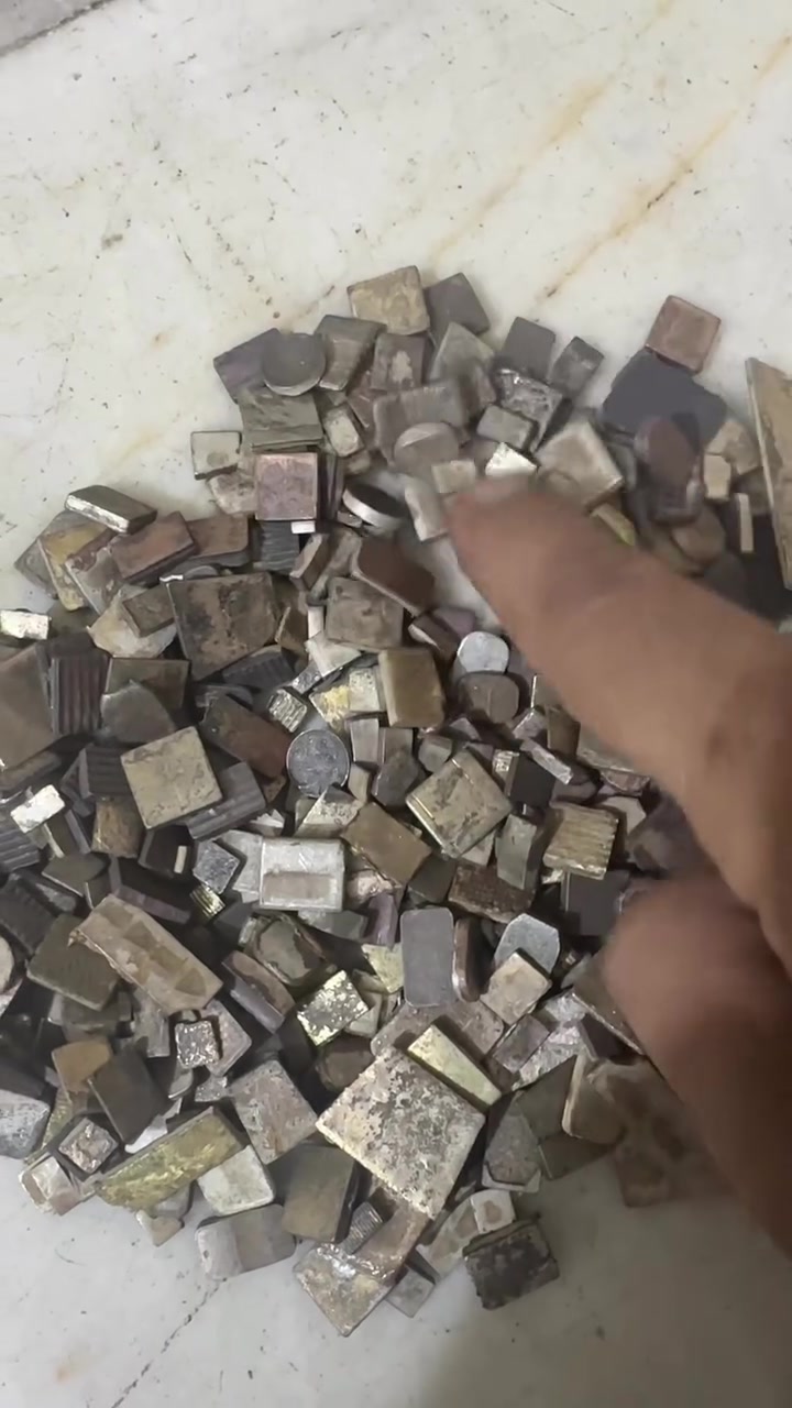 السلام عليكم سعر الغرام  2000
***********
