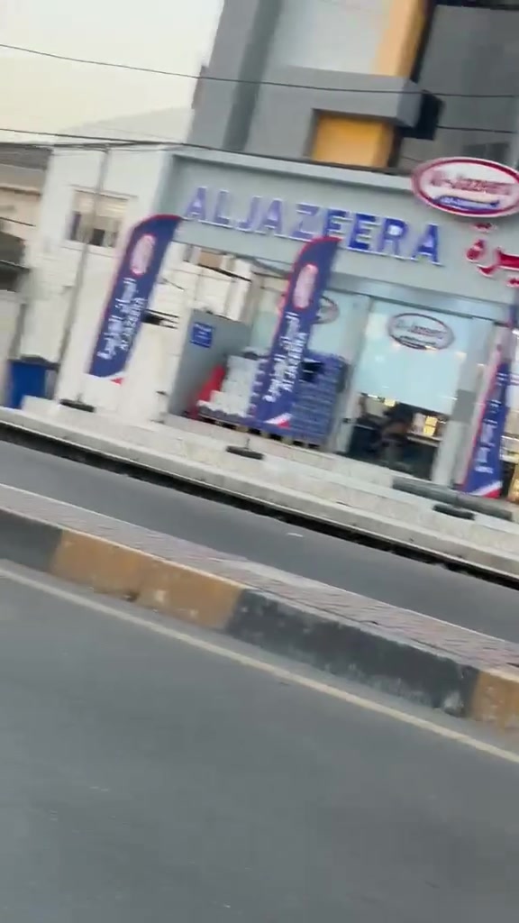 بيت تجاري للايجار زهور قرب دورة العبادي ***********
